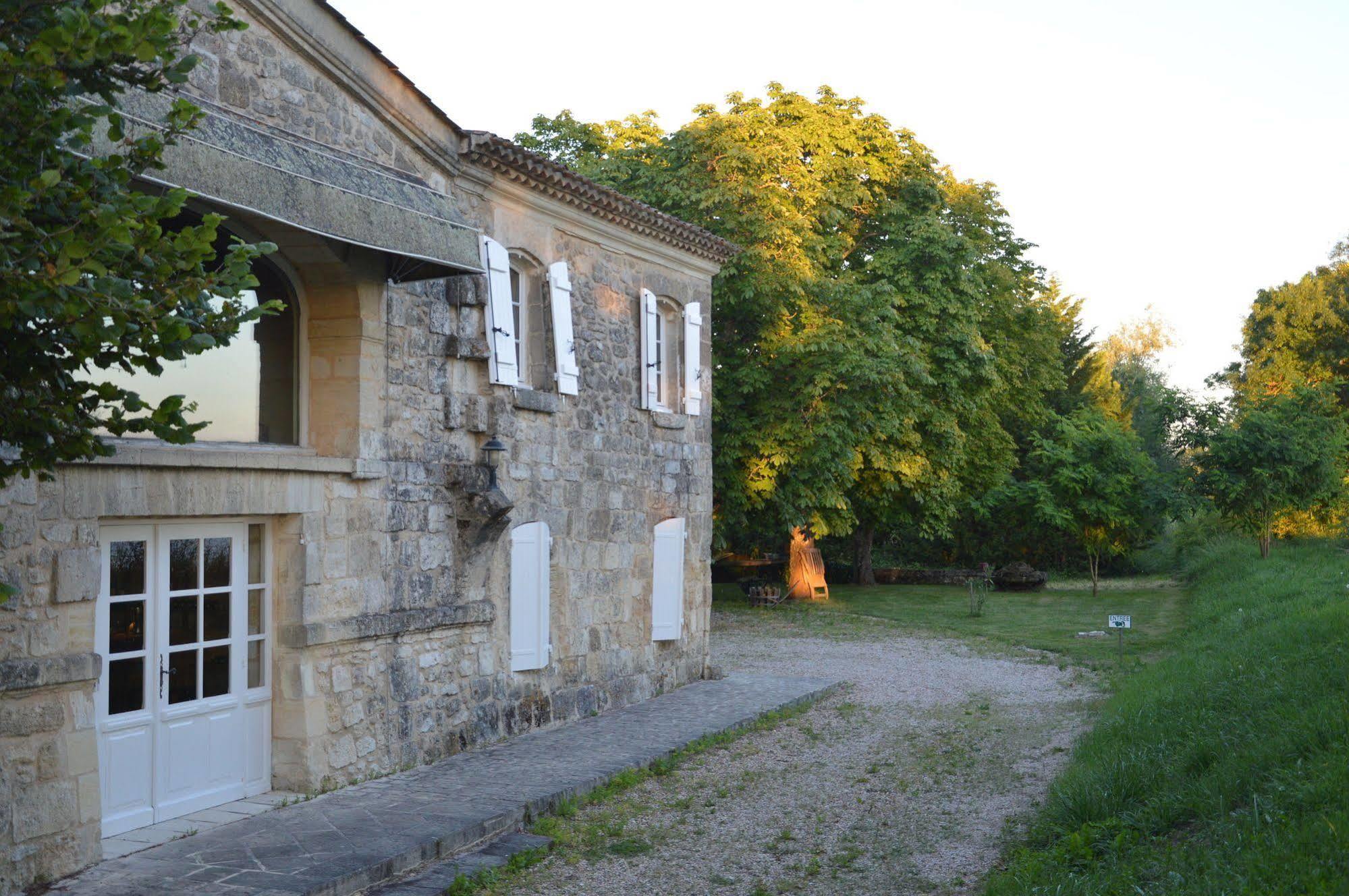 Chateau De La Vieille Chapelle Lugon et l'Ile du Carney Ngoại thất bức ảnh